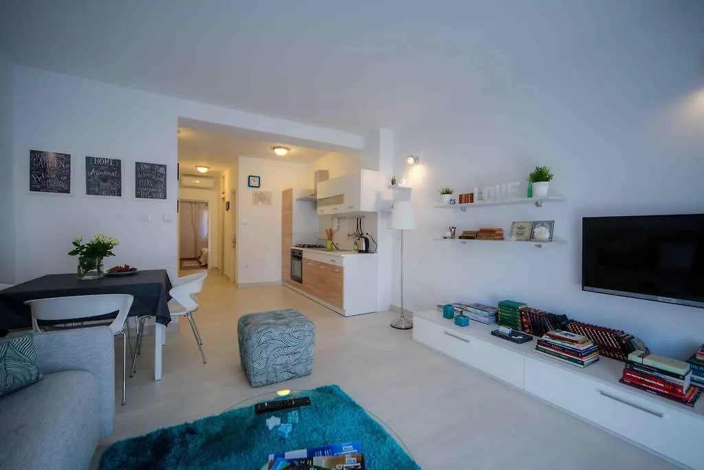 Apartment Aleksandra Pula 0*,